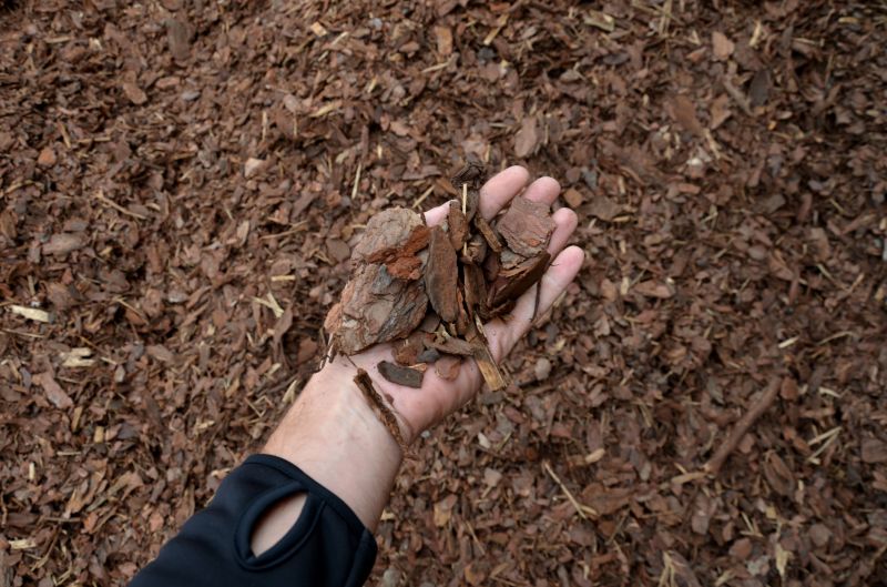 Hardwood Mulch Delivery