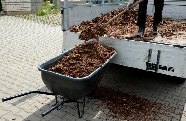 Bulk Mulch Delivery in Dubuque