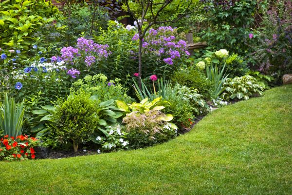 Flower Bed Service in Dubuque
