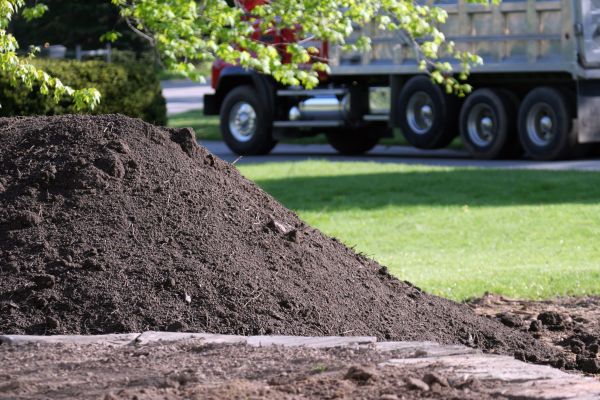 Yard Dirt Delivery in Dubuque