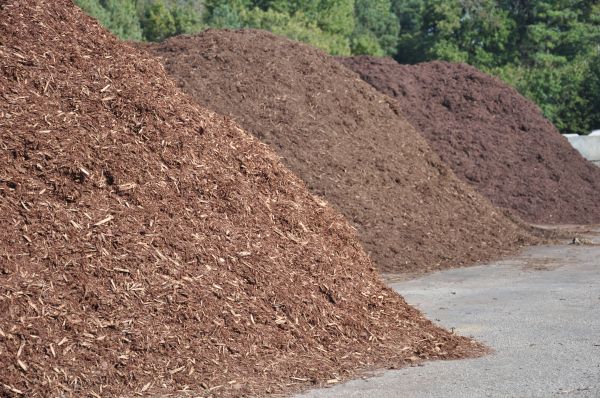 Brown Mulch Delivery in Dubuque