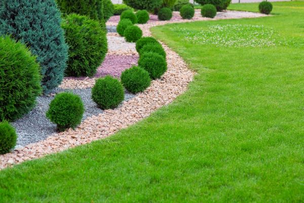 Edging Stones Installation in Dubuque