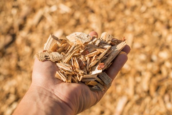 Wood Chips Spreading in Dubuque