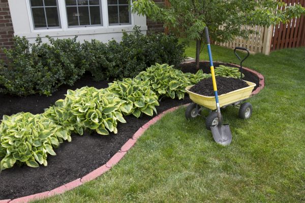 Landscape Mulching in Dubuque