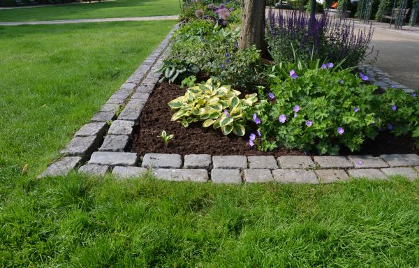 Flower Bed Mulching in Dubuque