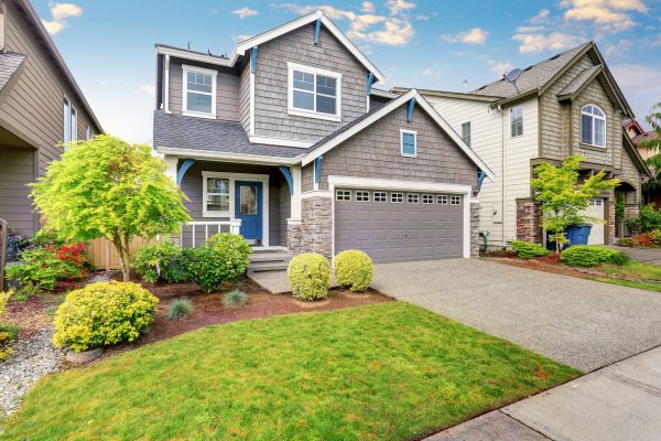 Curb Appeal Landscaping in Dubuque